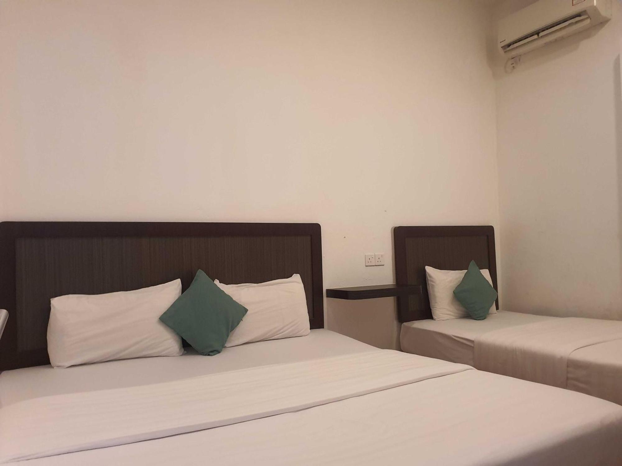 Oyo 91053 Signature Inn Miri Eksteriør bilde