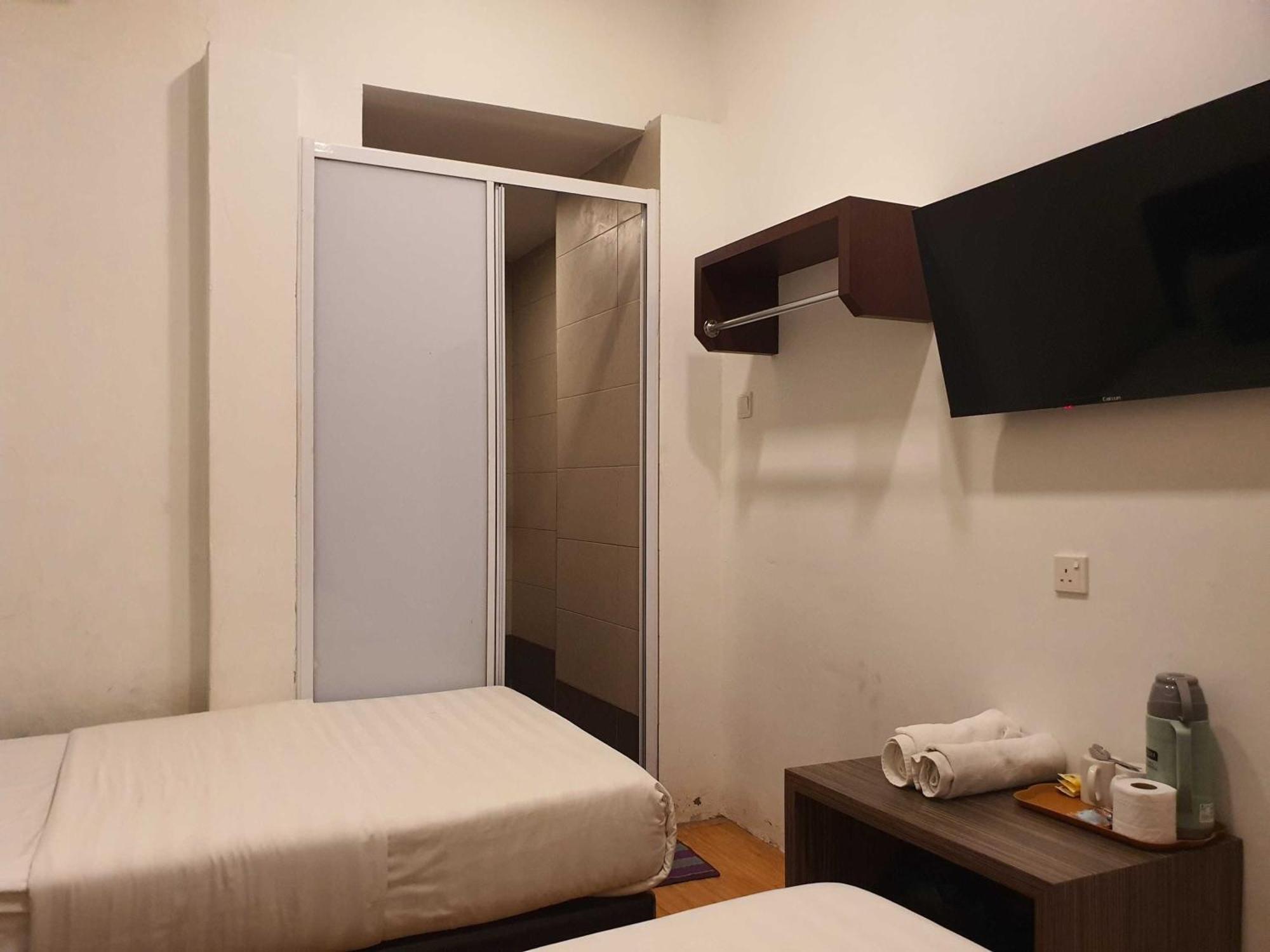 Oyo 91053 Signature Inn Miri Eksteriør bilde